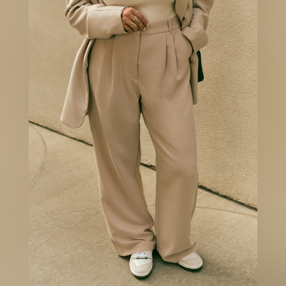 Abercrombie Curve Love 2L Sloane Pleated high rise Trousers